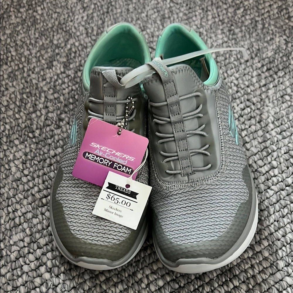 Skechers Women's Gray and Mint Sneakers 5 NEW shoes no tie